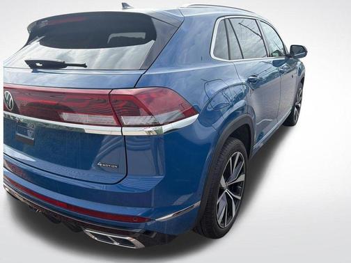 Blue Metallic 2026 Volkswagen Atlas Cross Sport 2.0T SEL Premium