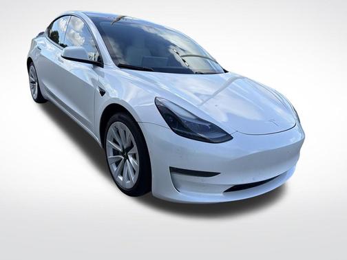 Pearl White Multi-Coat 2021 Tesla Model 3 Standard Range Plus