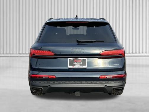 Waitomo Blue Metallic 2026 Audi Q7 55 Premium Plus