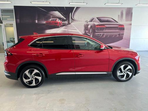 Crimson Red Metallic 2025 VinFast VF 8 Eco