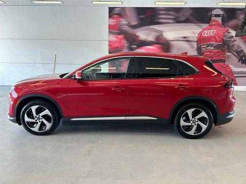Crimson Red Metallic 2025 VinFast VF 8 Eco