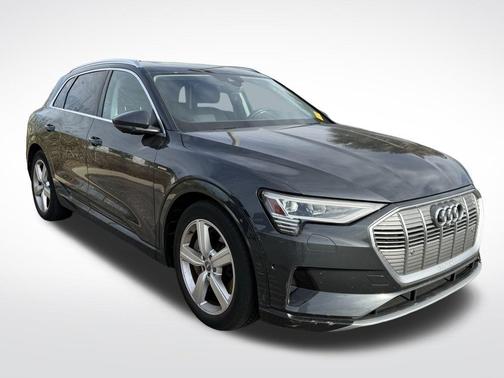2019 Audi e-tron Premium Plus