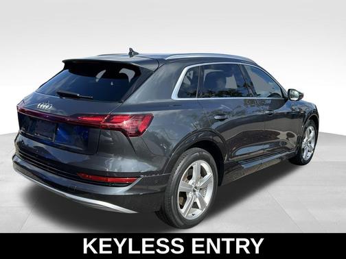 Manhattan Gray Metallic 2019 Audi e-tron Premium Plus