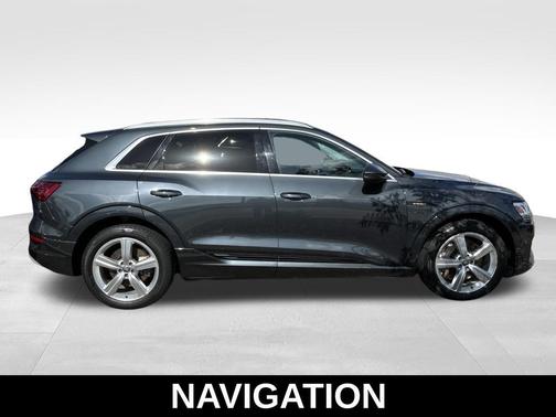 Manhattan Gray Metallic 2019 Audi e-tron Premium Plus