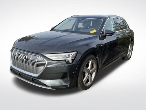 2019 Audi e-tron Premium Plus