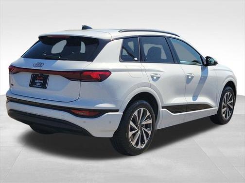 2025 Audi Q6 e-tron Premium quattro