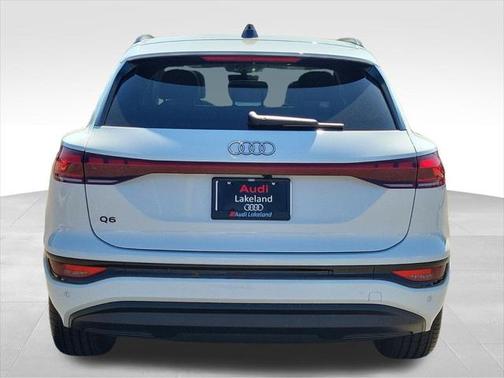 2025 Audi Q6 e-tron Premium quattro