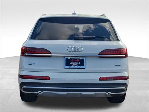 2024 Audi Q7 55 Premium Plus