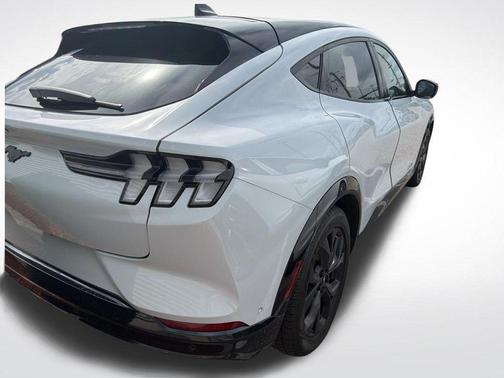 Space White Metallic 2023 Ford Mustang Mach-E Premium