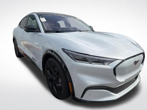 Space White Metallic 2023 Ford Mustang Mach-E Premium