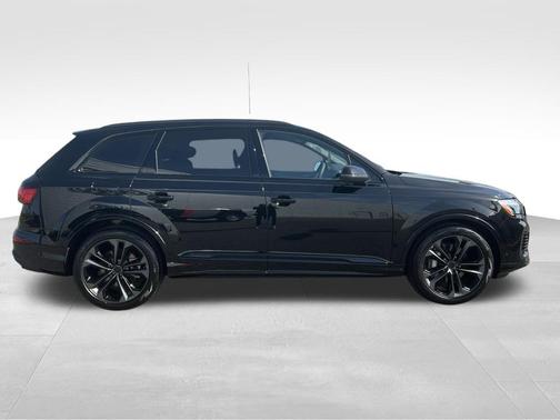 Mythos Black Metallic 2026 Audi Q7 55 Premium Plus