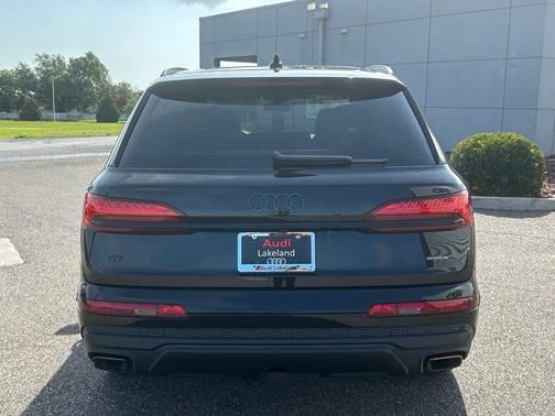 Mythos Black Metallic 2026 Audi Q7 55 Premium Plus