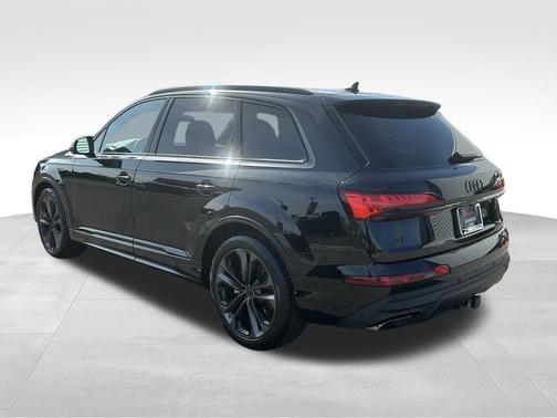 Mythos Black Metallic 2026 Audi Q7 55 Premium Plus