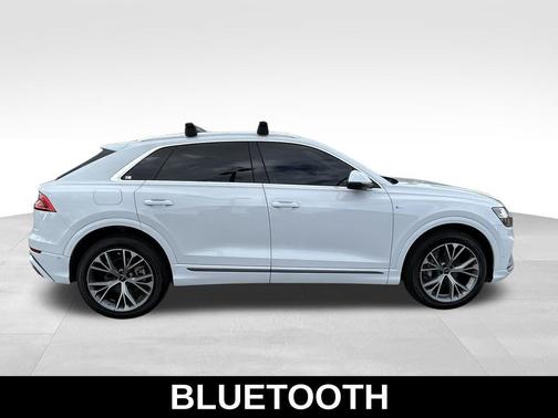 Glacier White Metallic 2023 Audi Q8 55 Premium Plus