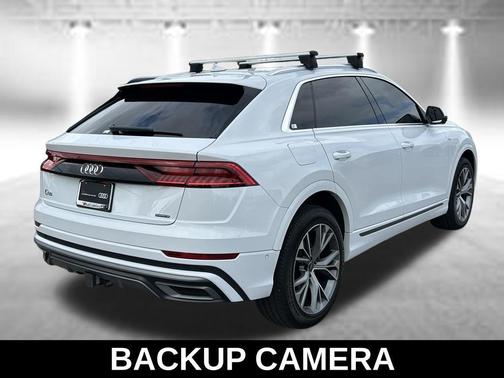 Glacier White Metallic 2023 Audi Q8 55 Premium Plus