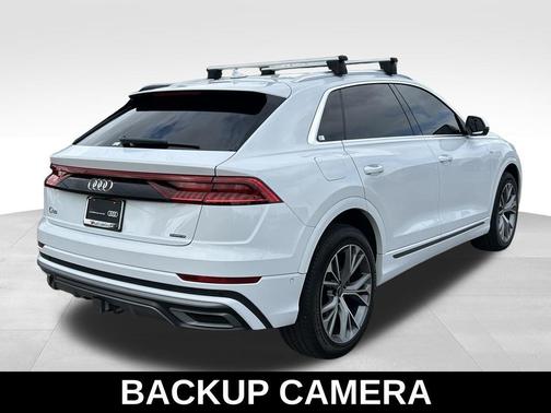 Glacier White Metallic 2023 Audi Q8 55 Premium Plus