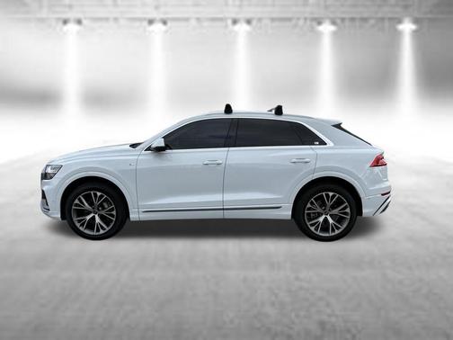 Glacier White Metallic 2023 Audi Q8 55 Premium Plus
