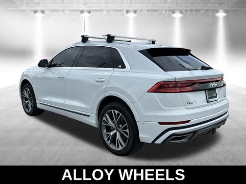 Glacier White Metallic 2023 Audi Q8 55 Premium Plus