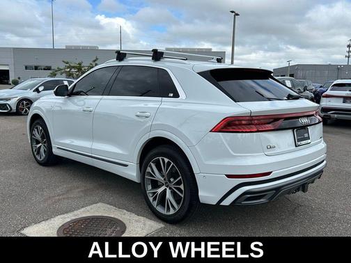 Glacier White Metallic 2023 Audi Q8 55 Premium Plus