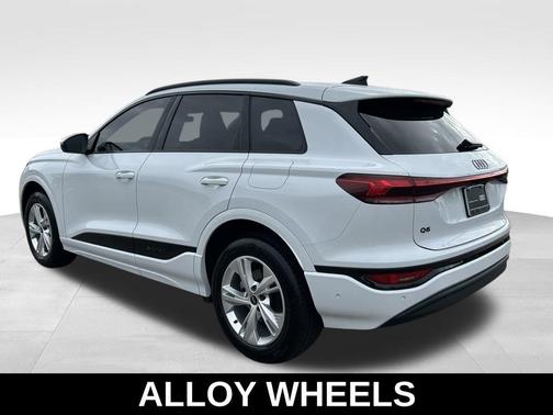 Glacier White Metallic 2025 Audi Q6 e-tron Premium Plus