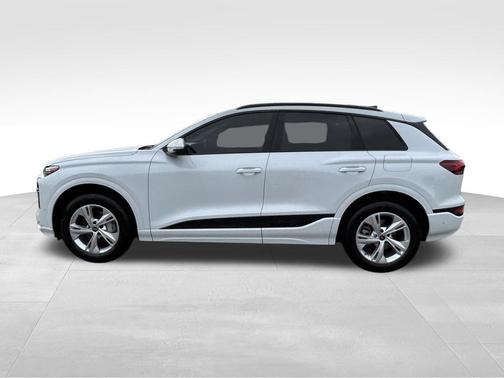Glacier White Metallic 2025 Audi Q6 e-tron Premium Plus