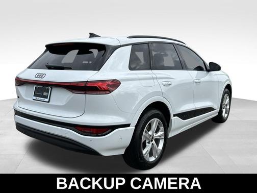 Glacier White Metallic 2025 Audi Q6 e-tron Premium Plus