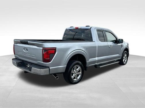 Iconic Silver Metallic 2025 Ford F-150 XLT