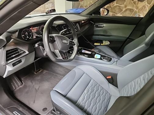 2023 Audi RS e-tron GT quattro