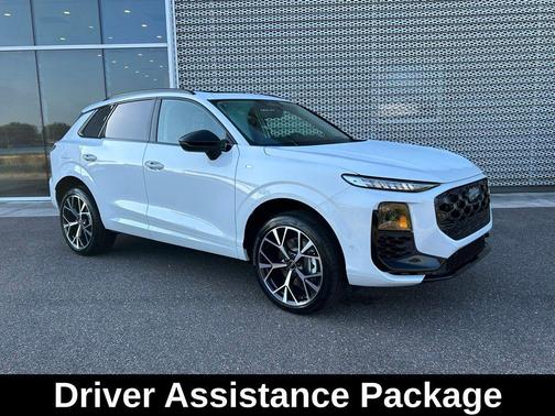 Glacier White Metallic 2026 Audi Q3 TFSI quattro S tronic