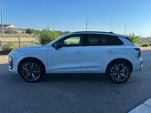 Glacier White Metallic 2026 Audi Q3 TFSI quattro S tronic