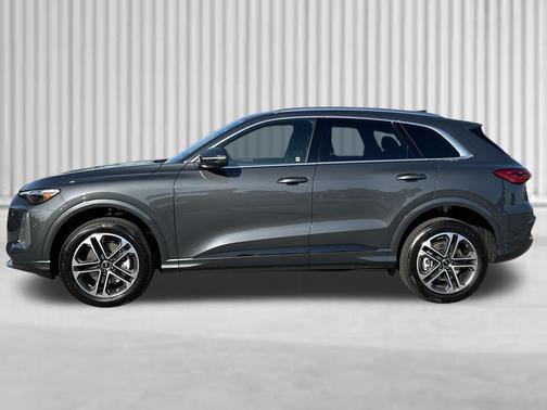 Tambora Gray Metallic 2026 Audi Q5 Premium Plus TFSI quattro S tronic