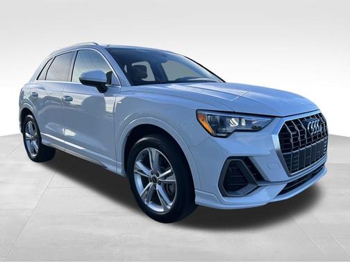 2022 Audi Q3 45 S line Premium