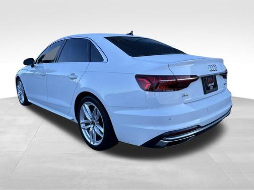 2023 Audi A4 45 S line Premium