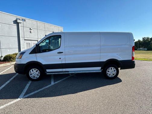 Oxford White 2025 Ford Transit-250 Base