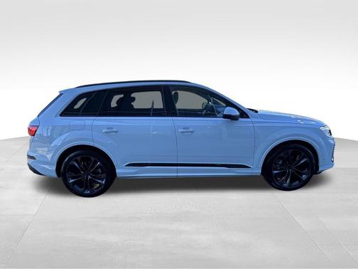 2026 Audi Q7 55 Premium Plus