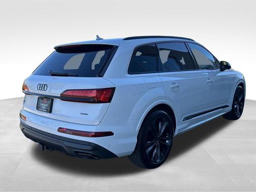 2026 Audi Q7 55 Premium Plus