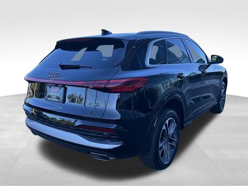 2025 Audi Q5 Premium