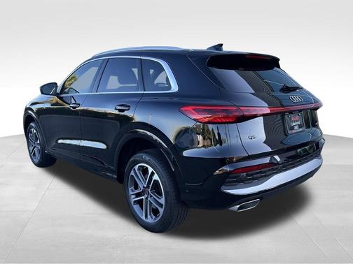 2025 Audi Q5 Premium