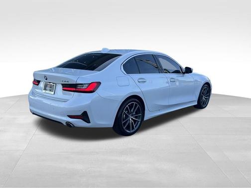 White Metallic 2019 BMW 330 330i