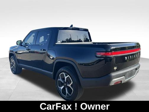 Midnight 2022 Rivian R1T Adventure