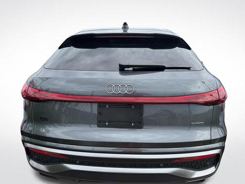 Daytona Gray Metallic 2025 Audi Q5 Premium Plus TFSI quattro S tronic