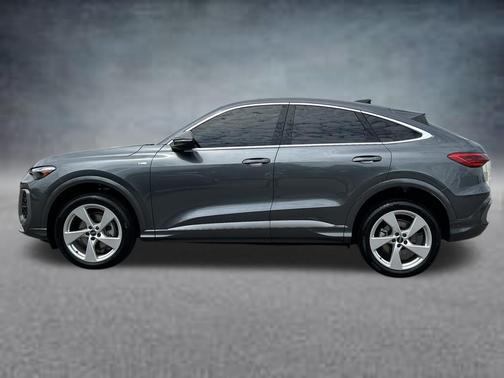 Daytona Gray Metallic 2025 Audi Q5 Premium Plus TFSI quattro S tronic