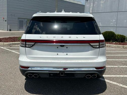 Pristine White 2021 Lincoln Aviator Reserve AWD