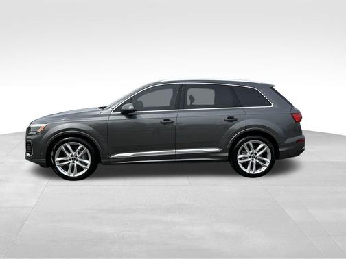 Gray Metallic 2025 Audi Q7 55 Premium Plus