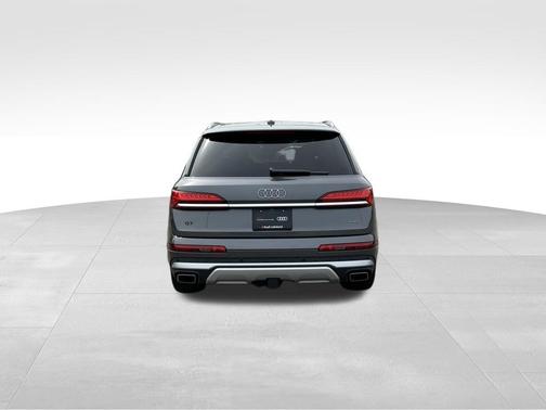 Gray Metallic 2025 Audi Q7 55 Premium Plus