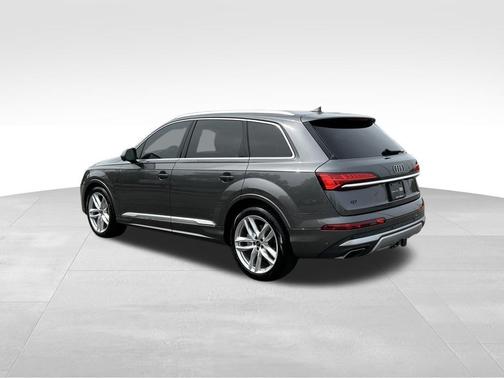 Gray Metallic 2025 Audi Q7 55 Premium Plus
