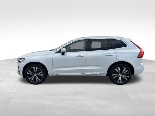 2023 Volvo XC60 B5 Plus Bright Theme