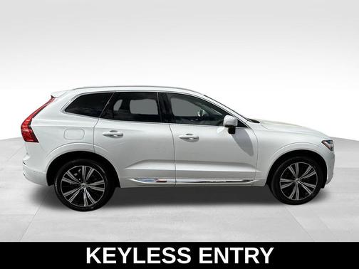 2023 Volvo XC60 B5 Plus Bright Theme