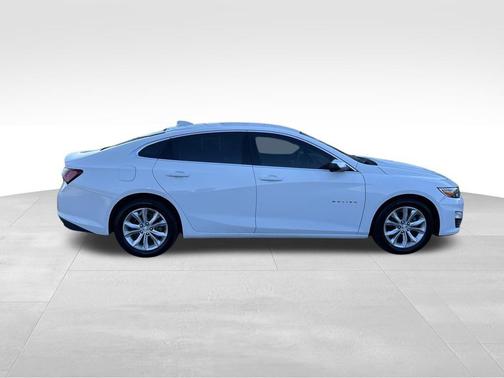 Summit White 2021 Chevrolet Malibu FWD LT