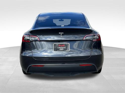 2024 Tesla Model Y Base